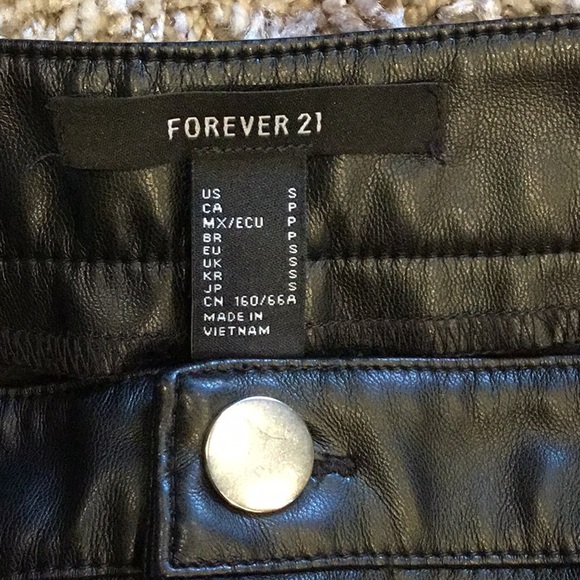 Forever 21 Faux Leather Pants/Slacks Size S - Picture 3 of 5